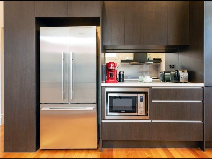 Fully furnished Townhouse in Carlton 5
