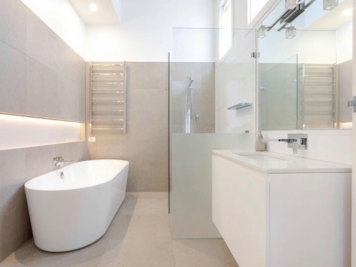 Fully furnished Townhouse in Carlton 8