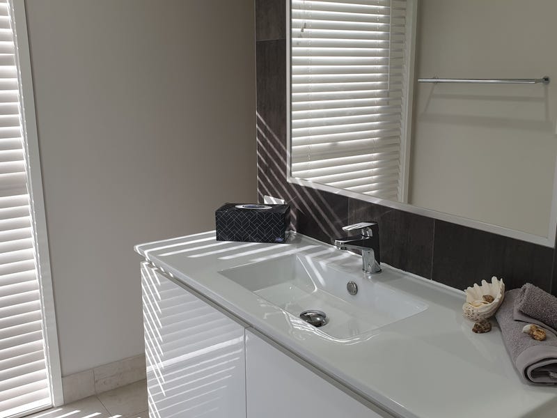 FURNISHED EXECUTIVE HOME IN SOUGHT 9