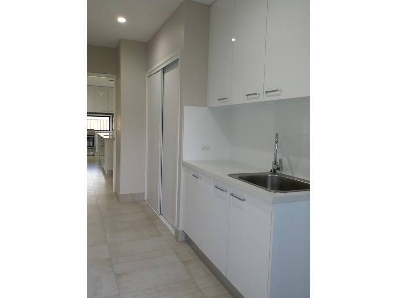 FURNISHED EXECUTIVE HOME IN SOUGHT 18