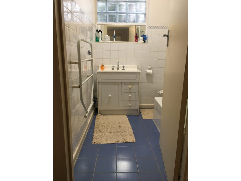 SPACIOUS QUIET 1 bedroom apartment 5