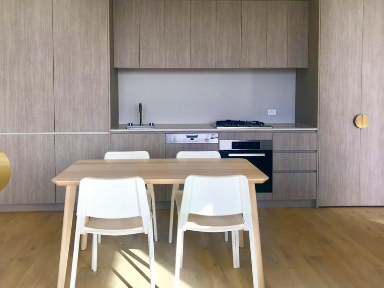 Furnished Apartment next to Rundle 10