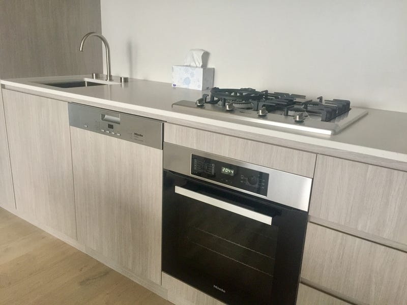 Furnished Apartment next to Rundle 11