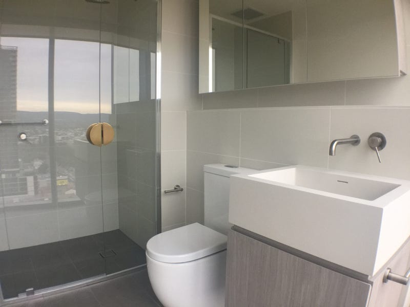 Furnished Apartment next to Rundle 15