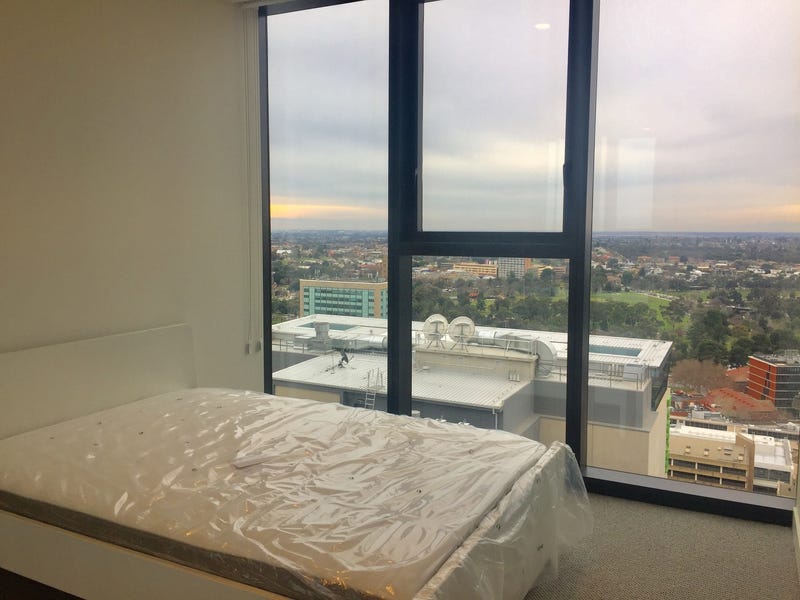 Furnished Apartment next to Rundle 18