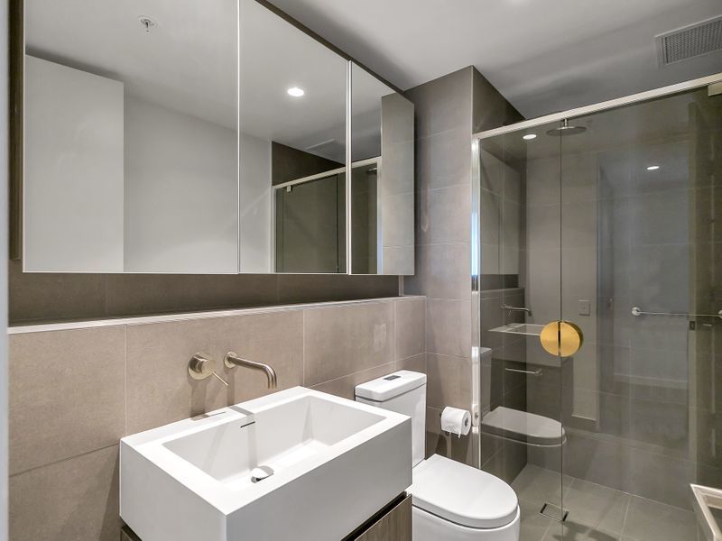 Furnished Apartment next to Rundle 19