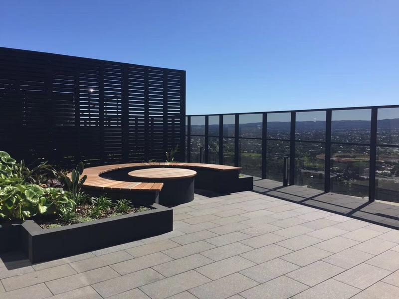 Furnished Apartment next to Rundle 32