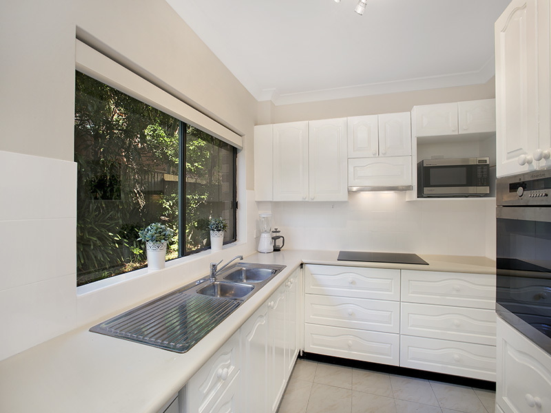 Spacious Airy Apartment Close to 3