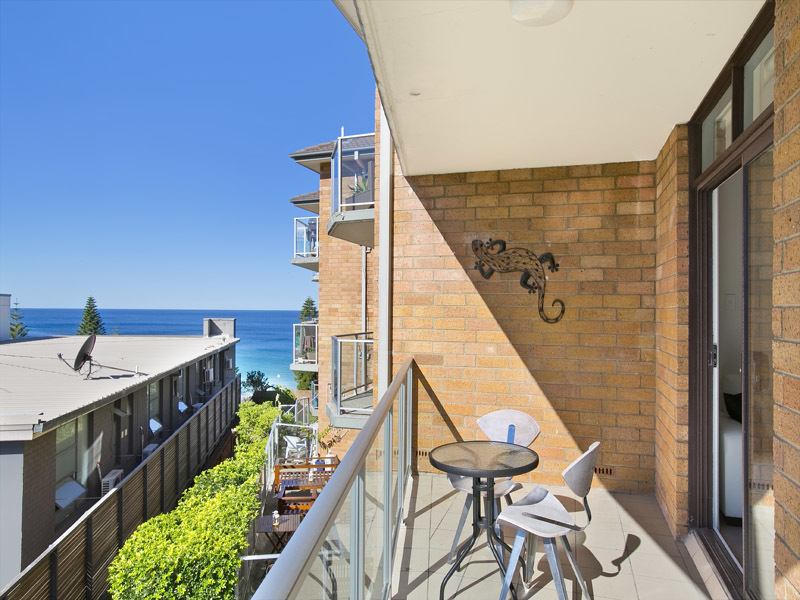 Bright Airy with Water Views 7