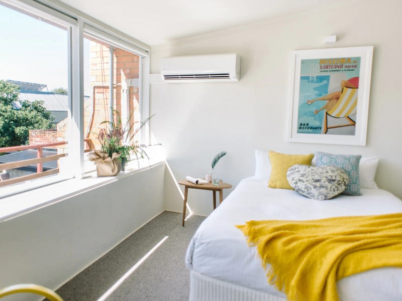 Furnished terrace in the heart 5