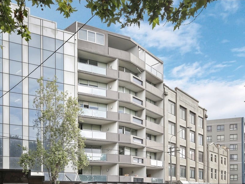 Locate in the heart of Chippendale