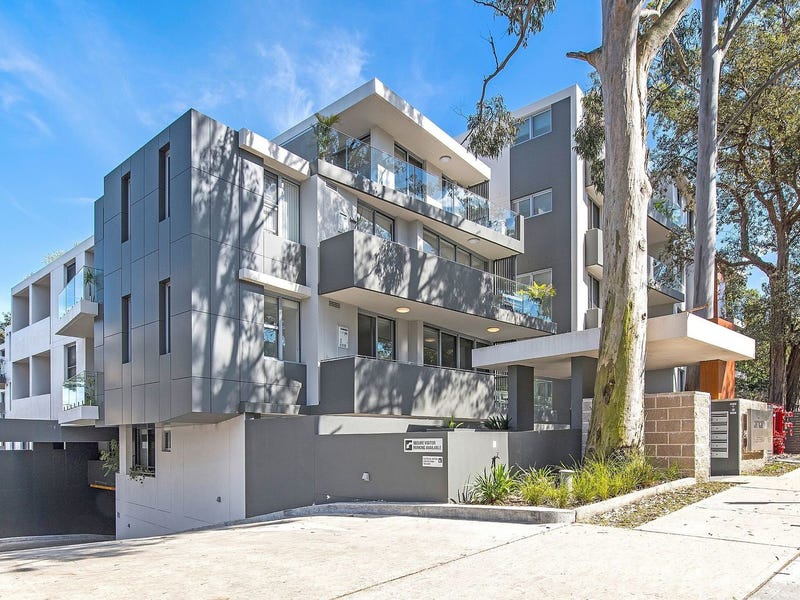 Stunning one bedder plus study with big courtyard