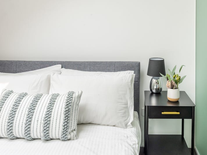 Live in Luxury – Inner 24