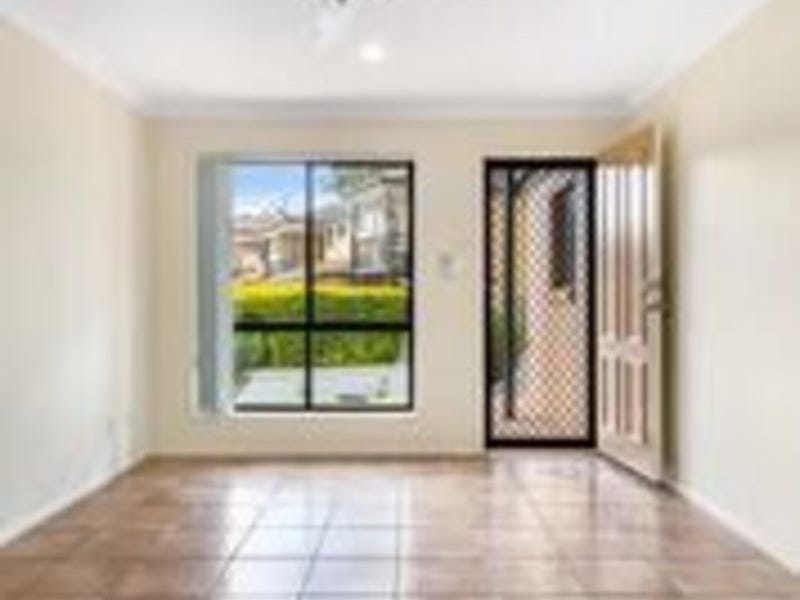 Well Appointed Townhouse in Gated 2