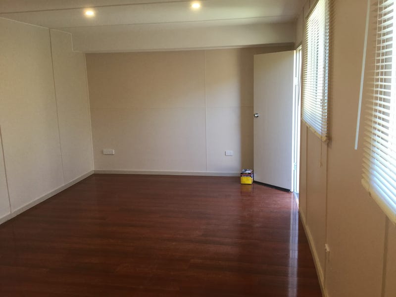Studio Granny Flat 4
