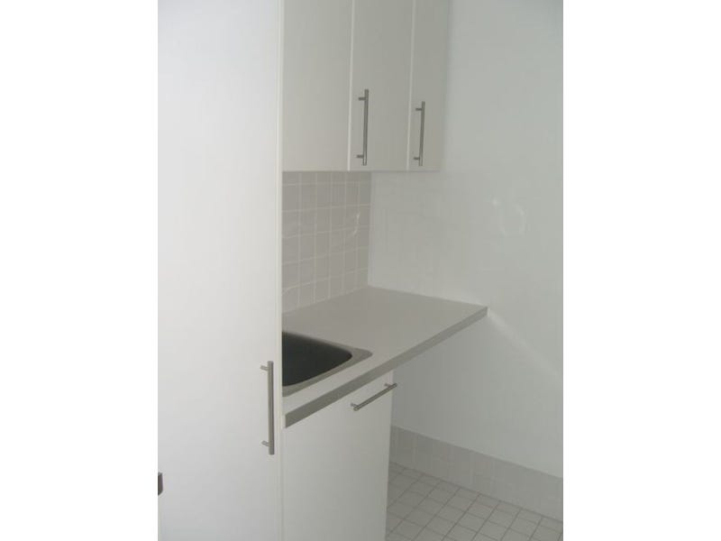North Facing Apartment, Eastwood 6