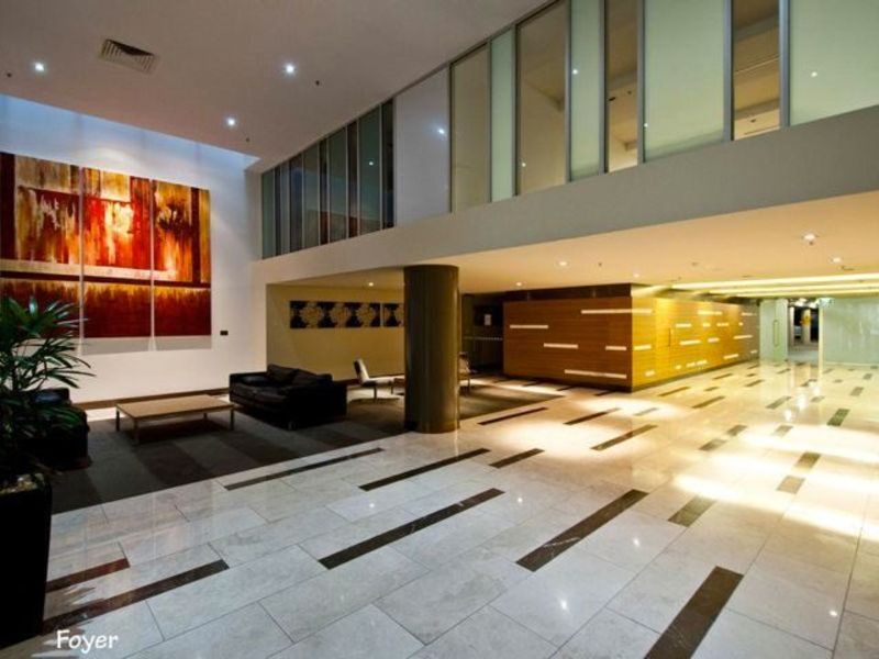 North Facing Apartment, Eastwood 12