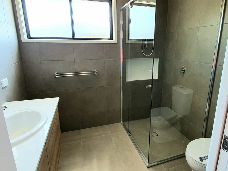 Brand new townhouse in the 5