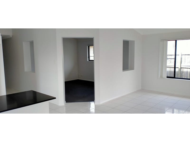 LARGE 4 BEDROOM + STUDY 5