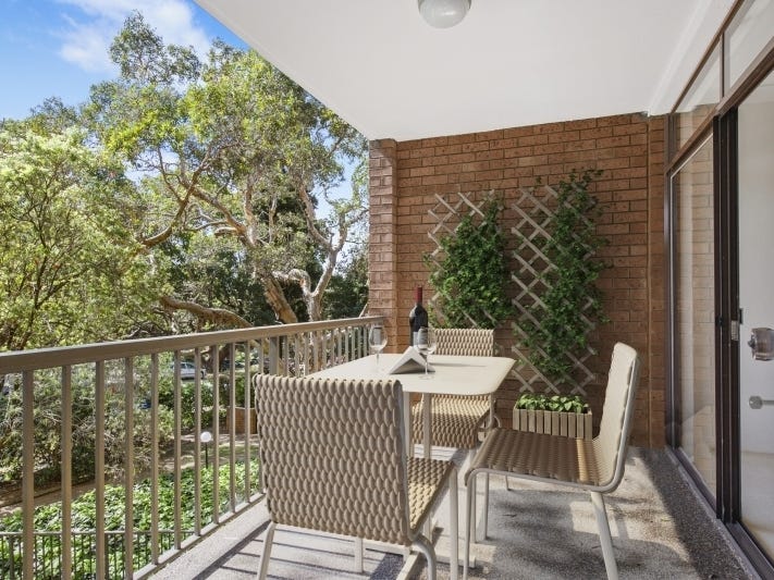NOW LEASED : Spacious Sunny two Bedroom