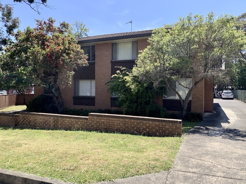 2 Bedroom Unit Walking Distance to CBD, UNI & TAFE