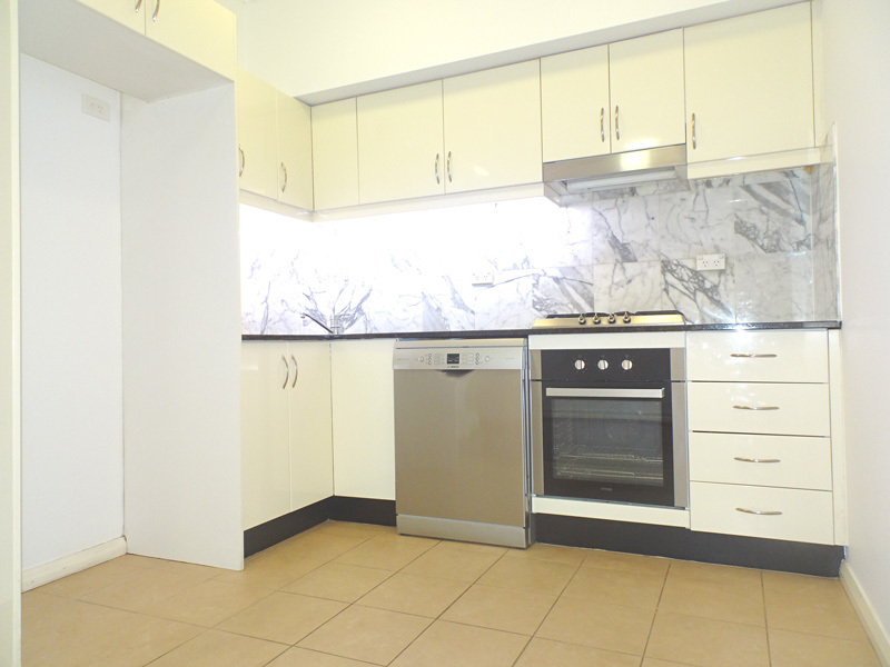 Right next to Broadway Shopping Centre with North-facing Balcony!