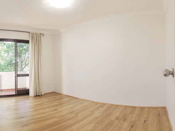2 BR UNIT IN KINGSFORD 2