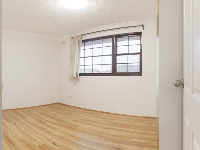 2 BR UNIT IN KINGSFORD 3