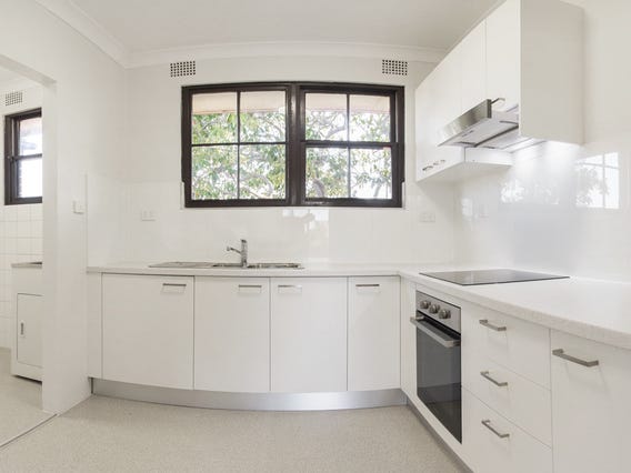 2 BR UNIT IN KINGSFORD 4