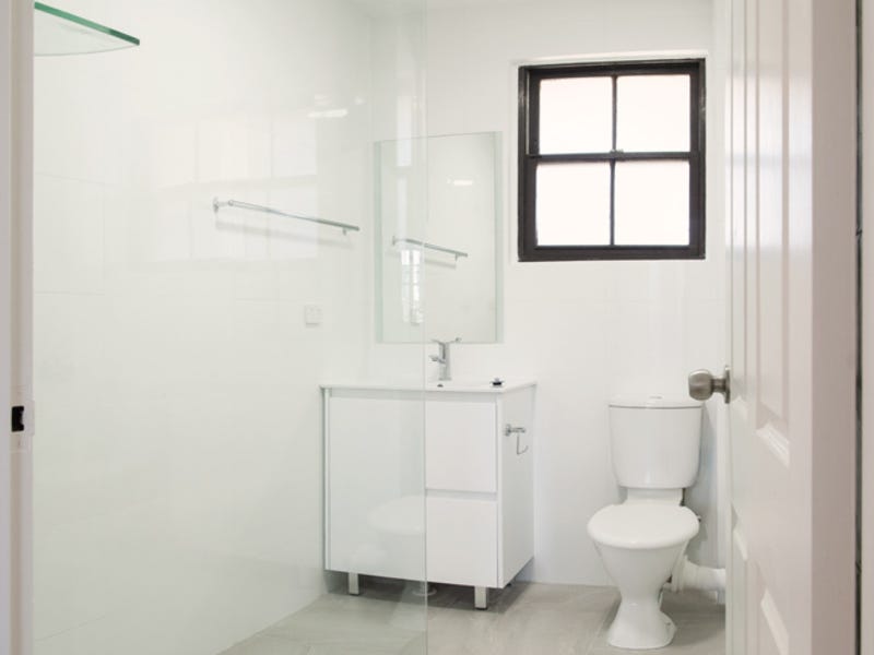 2 BR UNIT IN KINGSFORD 5