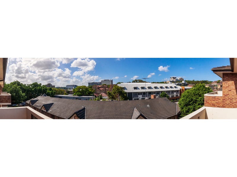 2 BR UNIT IN KINGSFORD 6