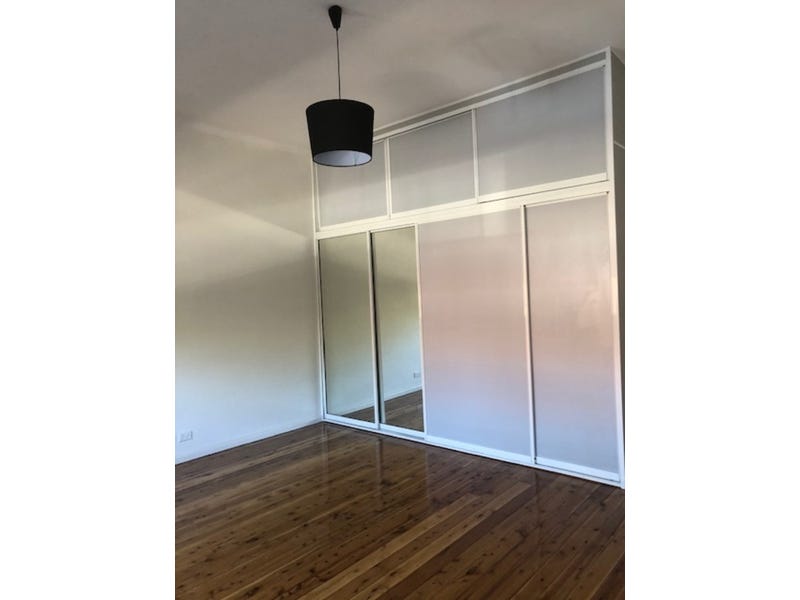 SPACIOUS SUN DRENCHED UNIT WITH 8