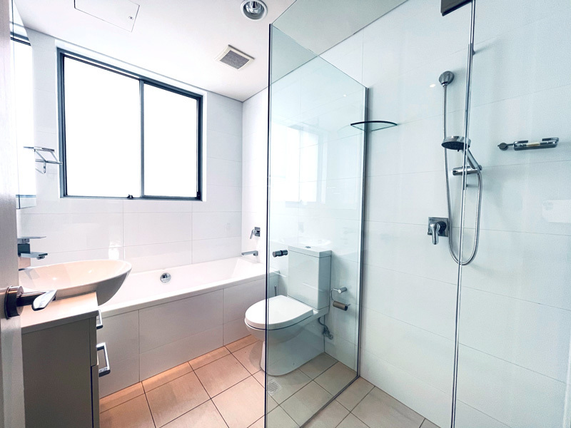 Spacious Executive Apartment near Lindfield 3