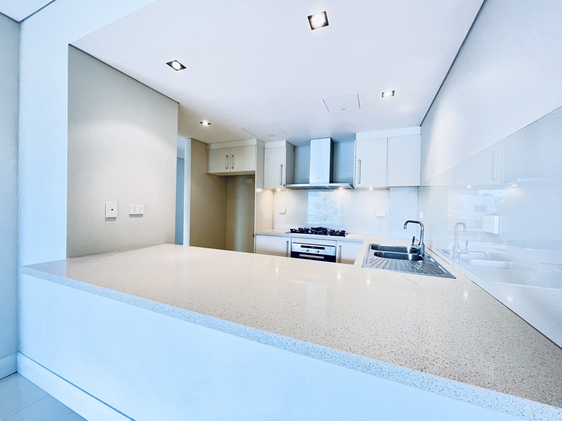 Spacious Executive Apartment near Lindfield 4