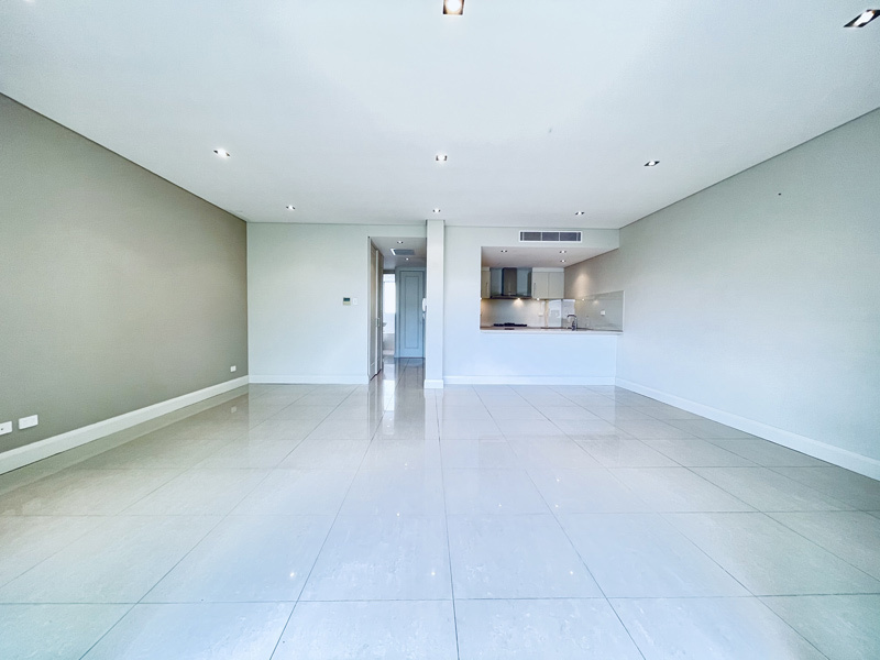 Spacious Executive Apartment near Lindfield 5