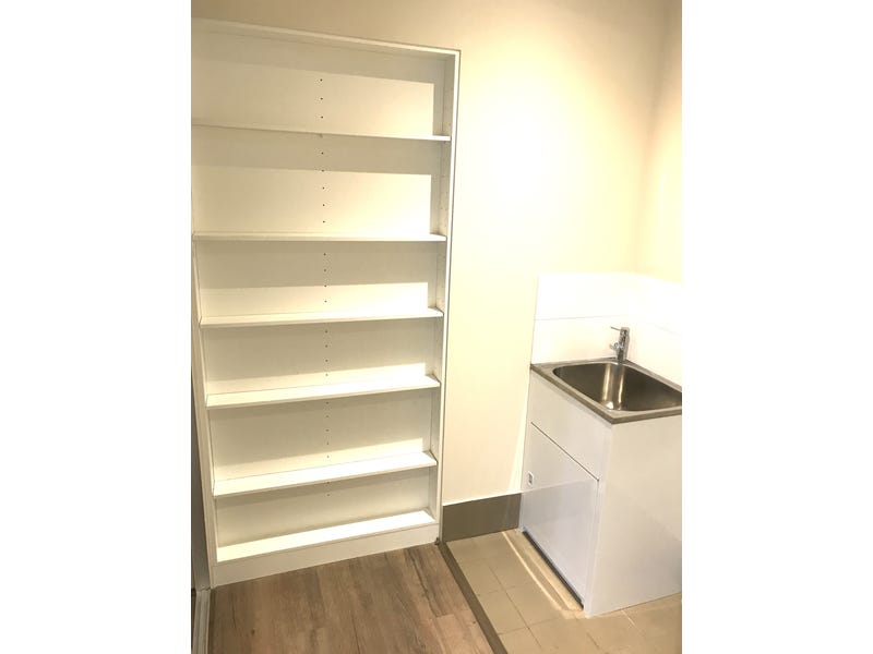 Easy care property and good 5