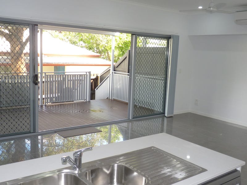 Beautiful townhouse, close to all conveniences