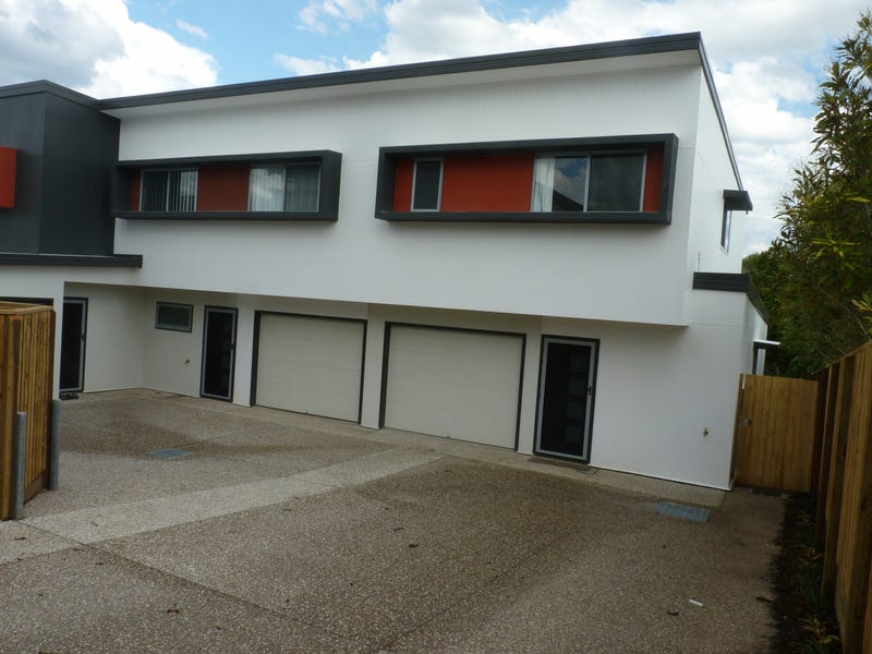 Beautiful townhouse, close to all 7