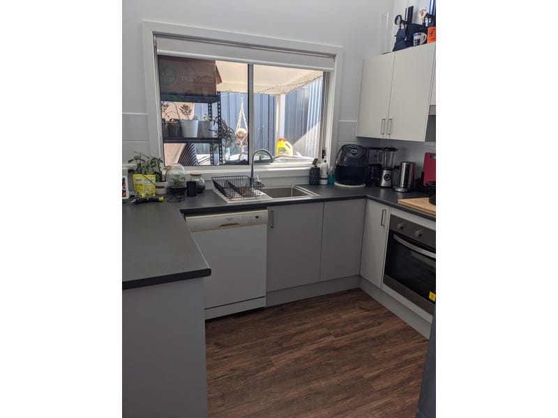 Almost new, cute cottage in 5