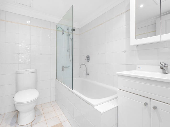Renovated 2 bedroom apartment with 5
