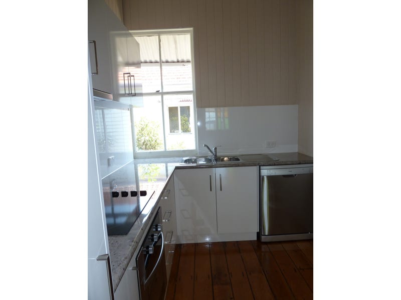 Light and Airy Queenslander Home 2