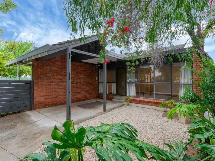 Well presented spacious duplex North 2