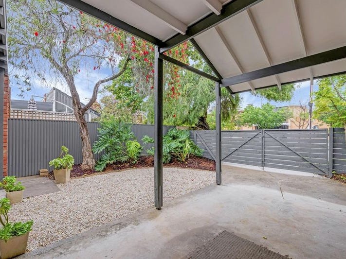 Well presented spacious duplex North 3