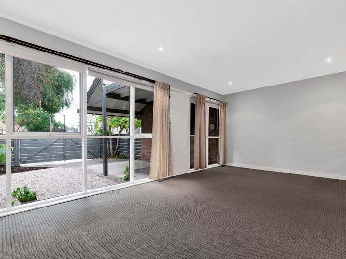 Well presented spacious duplex North 5