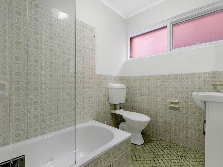 Well presented spacious duplex North 9
