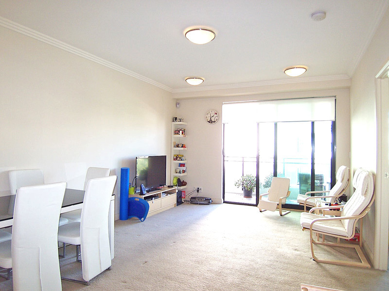 Bright and Large 1 Bedroom 3