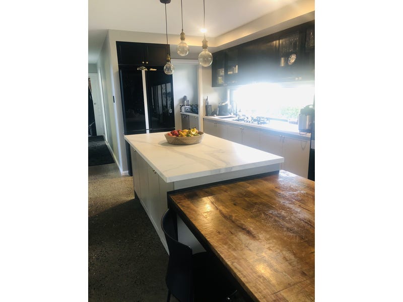 Newly Renovated 5 Bedroom 4