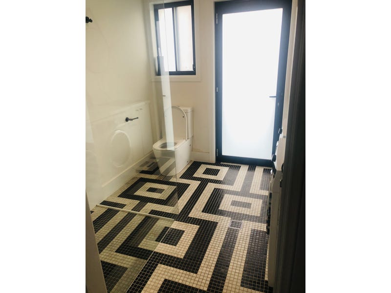 Newly Renovated 5 Bedroom 6