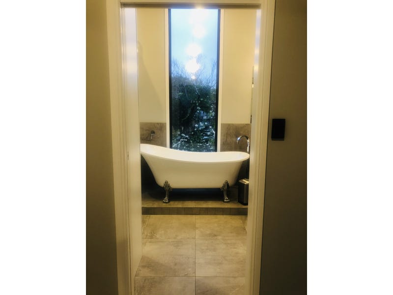 Newly Renovated 5 Bedroom 10