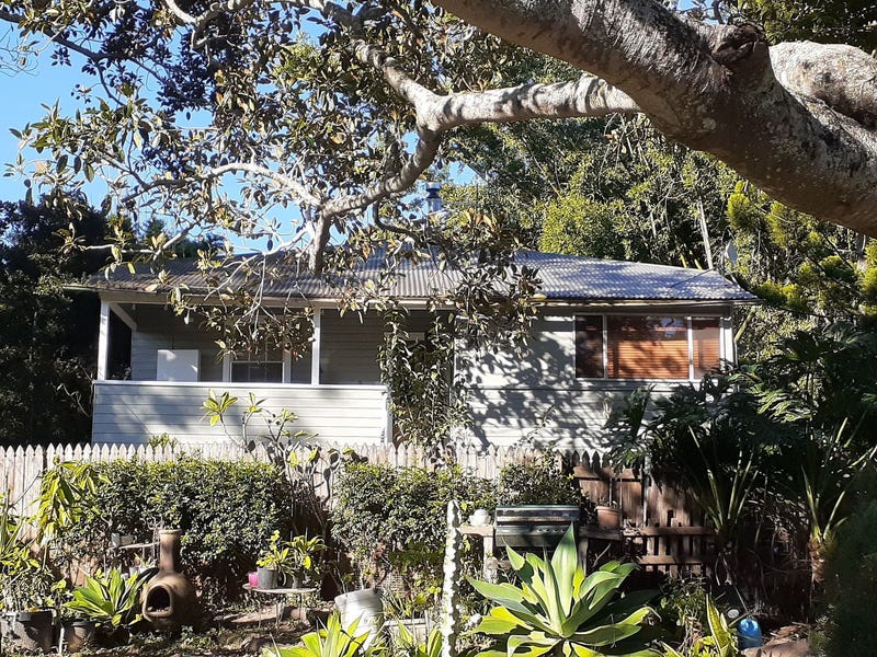 Rustic 3 Bedroom Farm Cottage on acreage